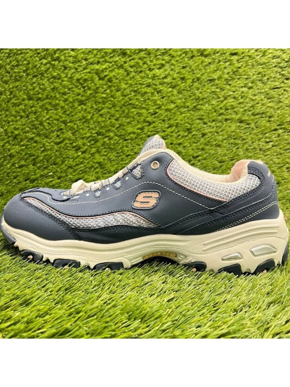 Skechers please review